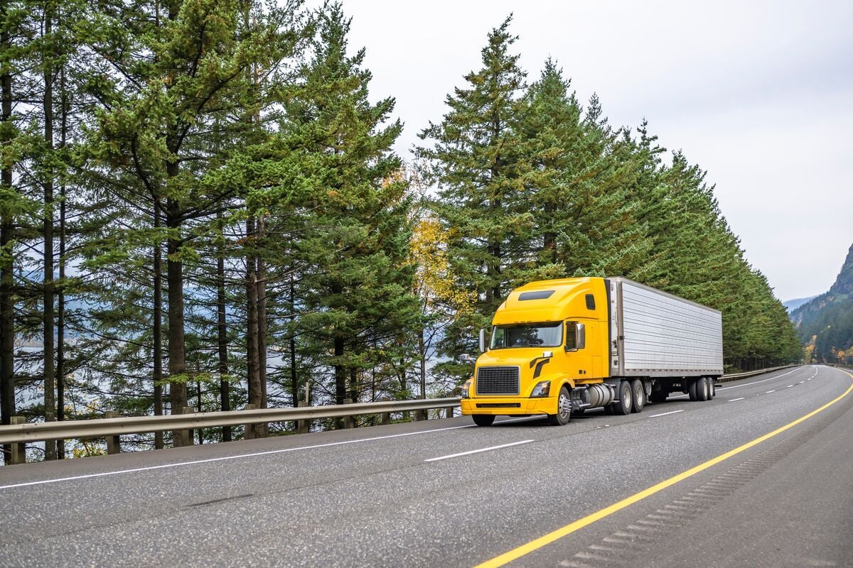 truck-on-hwy